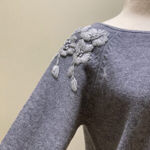 Maglia in pura lana con ricamo floreale Elena Miro' - immagine 3